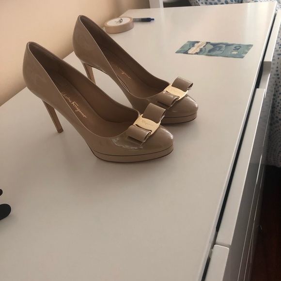 Ferragamo Pumps - Picture 3 of 3